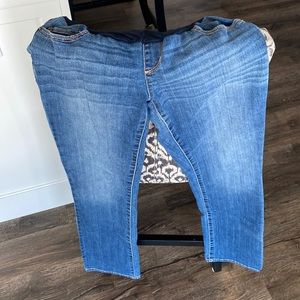MATERNITY Liz Lange, Size 2 boot cut jeans